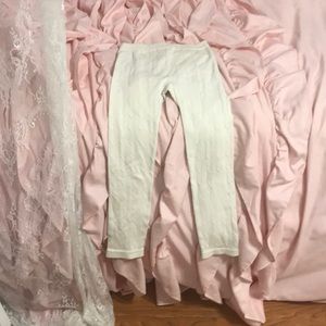 White leggings with details